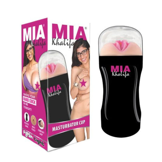 Mia Masturbator