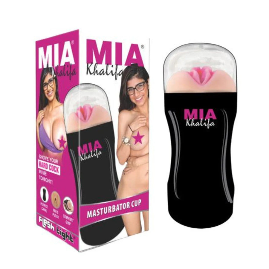 Mia Masturbator